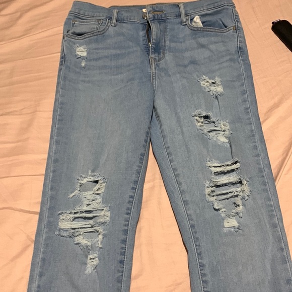 Levi’s distressed jeans - Picture 1 of 4